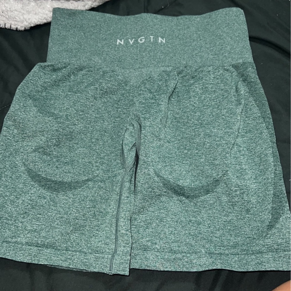 NVGTN seamless contour shorts